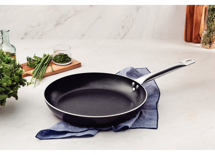 Sartén Tramontina Piemonte en Aluminio con Revestimiento Interno y Externo en Antiadherente Starflon Excellent Negro 30 cm 2.8 L