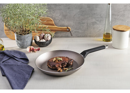 Sartén Tramontina Milazzo en Aluminio con Revestimiento Interno y Externo en Antiadherente Starflon Max Almendra 28 cm