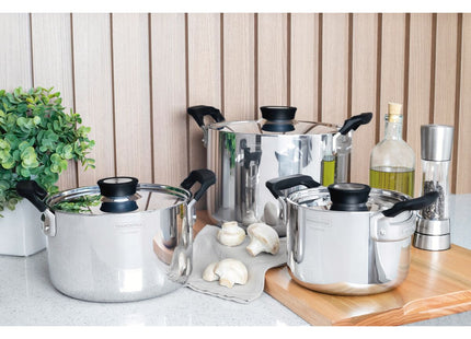 Batería de Cocina Tramontina Grano Compact en Acero Inoxidable con Cuerpo Triple y Asas en Baquelita Negro 3 piezas