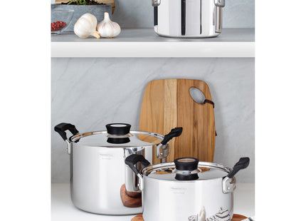 Batería de Cocina Tramontina Grano Compact en Acero Inoxidable con Cuerpo Triple y Asas en Baquelita Negro 3 piezas