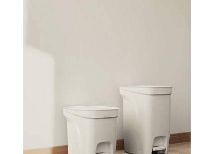 Basurero Tramontina Urban Pedal en Polipropileno Blanco con Asta en Acero Galvanizado 7 L