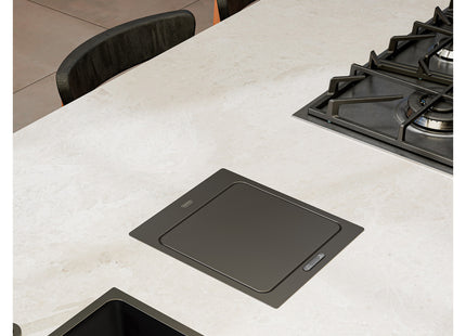 Basurero de empotrar con sensor Tramontina Design Collection de acero inoxidable black matte con balde plástico de 5 L