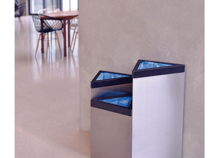 Basurero Tramontina Terni de Acero Inoxidable con Acabado Satinado 30 L
